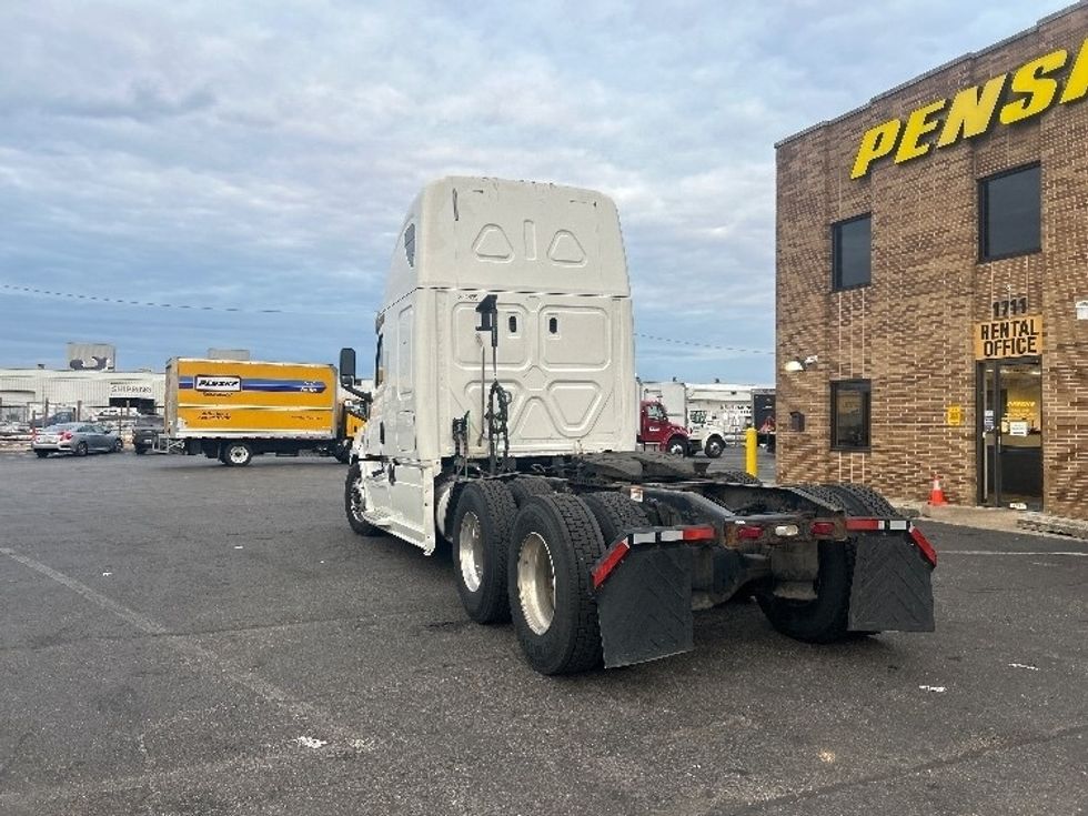 Sleeper Tractor-Heavy Duty Tractors-Freightliner-2020-T12664ST-Baltimore-MD-563,428\n\t\tmiles-$ 53,750 - Image 4