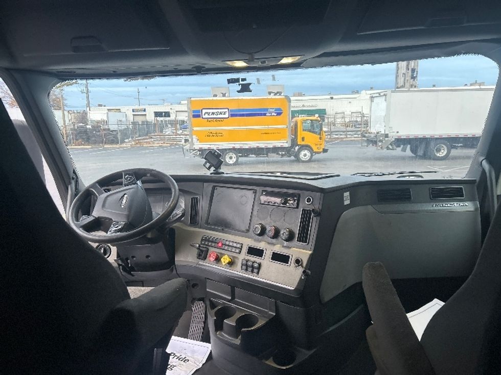 Sleeper Tractor-Heavy Duty Tractors-Freightliner-2020-T12664ST-Baltimore-MD-575,800\n\t\tmiles-$ 50,750 - Image 10