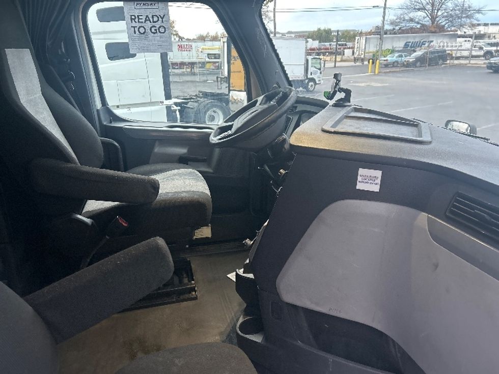 Sleeper Tractor-Heavy Duty Tractors-Freightliner-2020-T12664ST-Baltimore-MD-575,800\n\t\tmiles-$ 50,750 - Image 13