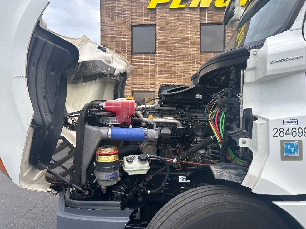 Sleeper Tractor-Heavy Duty Tractors-Freightliner-2020-T12664ST-Baltimore-MD-575,800\n\t\tmiles-$ 50,750 - Image 19