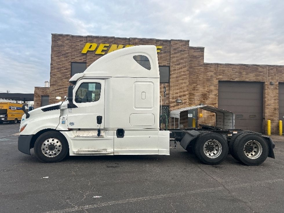 Sleeper Tractor-Heavy Duty Tractors-Freightliner-2020-T12664ST-Baltimore-MD-575,800\n\t\tmiles-$ 50,750 - Image 4