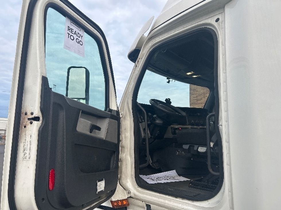 Sleeper Tractor-Heavy Duty Tractors-Freightliner-2020-T12664ST-Baltimore-MD-575,800\n\t\tmiles-$ 50,750 - Image 7