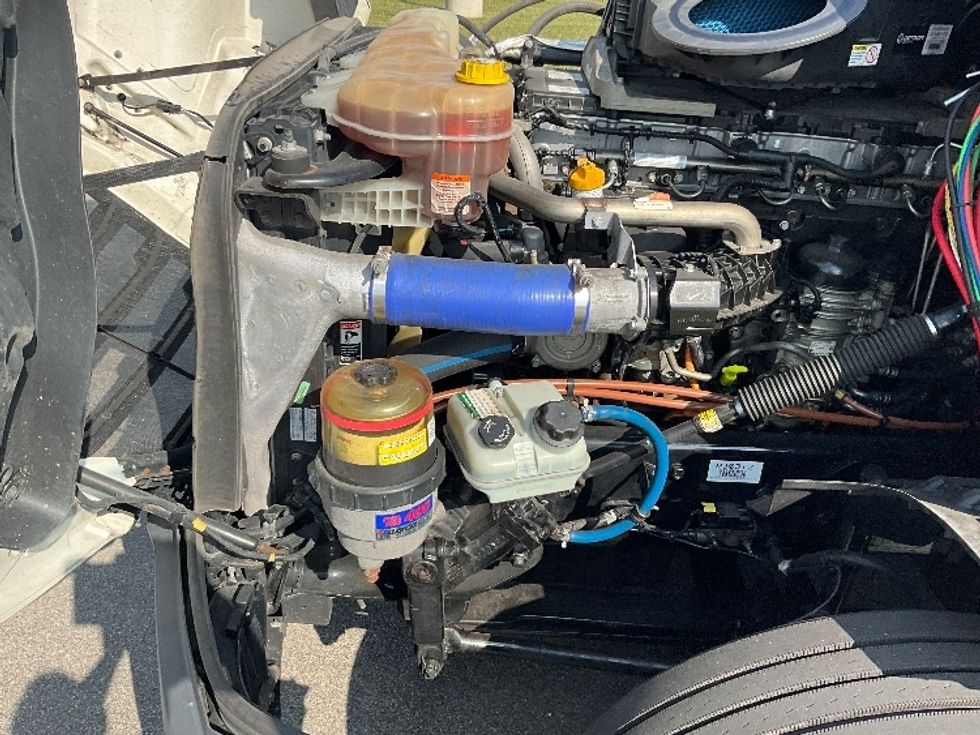 Sleeper Tractor-Heavy Duty Tractors-Freightliner-2020-T12664ST-Baltimore-MD-609,989\n\t\tmiles-$ 52,250 - Image 21