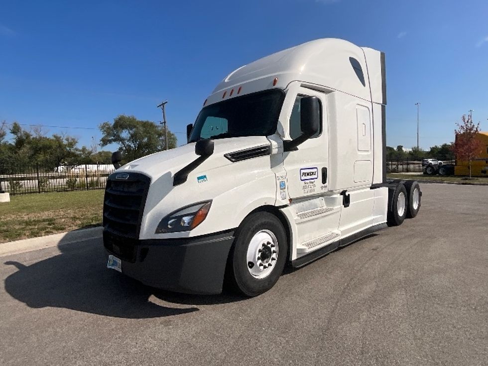 Sleeper Tractor-Heavy Duty Tractors-Freightliner-2020-T12664ST-Baltimore-MD-609,989\n\t\tmiles-$ 52,250 - Image 3