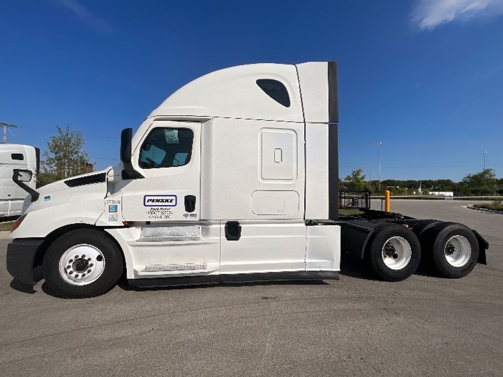 Sleeper Tractor-Heavy Duty Tractors-Freightliner-2020-T12664ST-Baltimore-MD-609,989\n\t\tmiles-$ 52,250 - Image 4