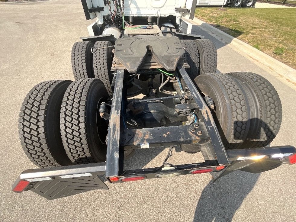 Sleeper Tractor-Heavy Duty Tractors-Freightliner-2020-T12664ST-Baltimore-MD-609,989\n\t\tmiles-$ 52,250 - Image 6