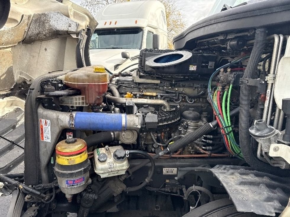 Sleeper Tractor-Heavy Duty Tractors-Freightliner-2020-T12664ST-Baltimore-MD-671,000\n\t\tmiles-$ 44,750 - Image 16