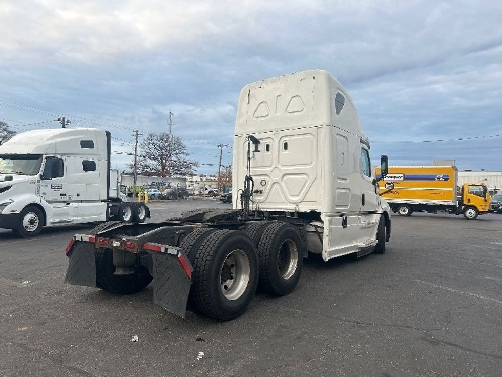 Sleeper Tractor-Heavy Duty Tractors-Freightliner-2020-T12664ST-Baltimore-MD-671,000\n\t\tmiles-$ 44,750 - Image 5