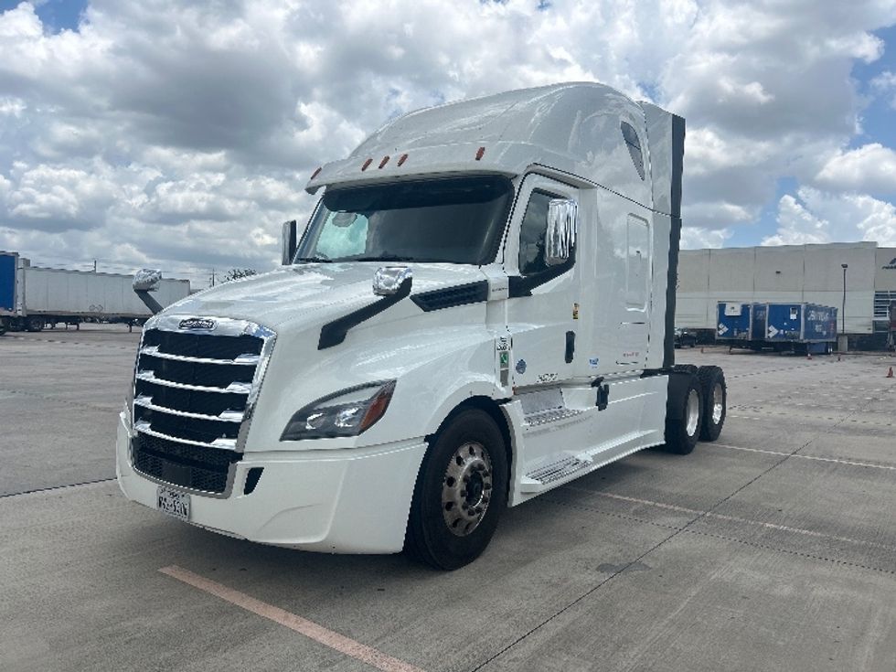 Sleeper Tractor-Heavy Duty Tractors-Freightliner-2020-T12664ST-Beaumont-TX-596,531\n\t\tmiles-$ 63,500 - Image 3