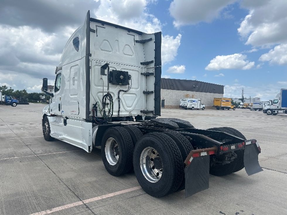 Sleeper Tractor-Heavy Duty Tractors-Freightliner-2020-T12664ST-Beaumont-TX-596,531\n\t\tmiles-$ 63,500 - Image 5