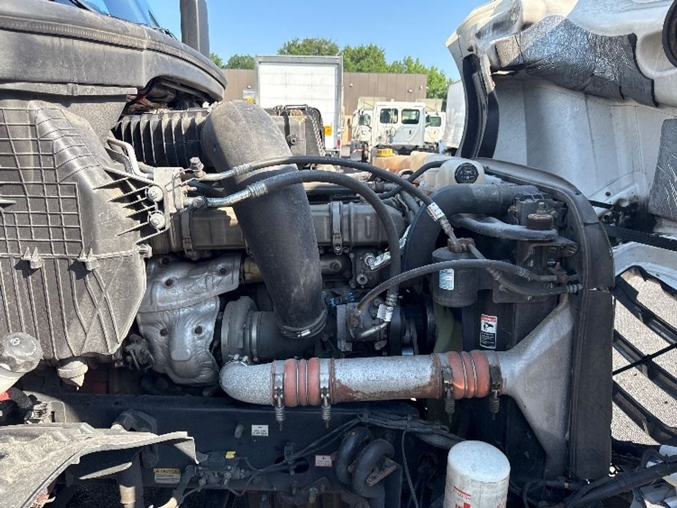 Sleeper Tractor-Heavy Duty Tractors-Freightliner-2020-T12664ST-Belcamp-MD-351,138\n\t\tmiles-$ 70,500 - Image 20