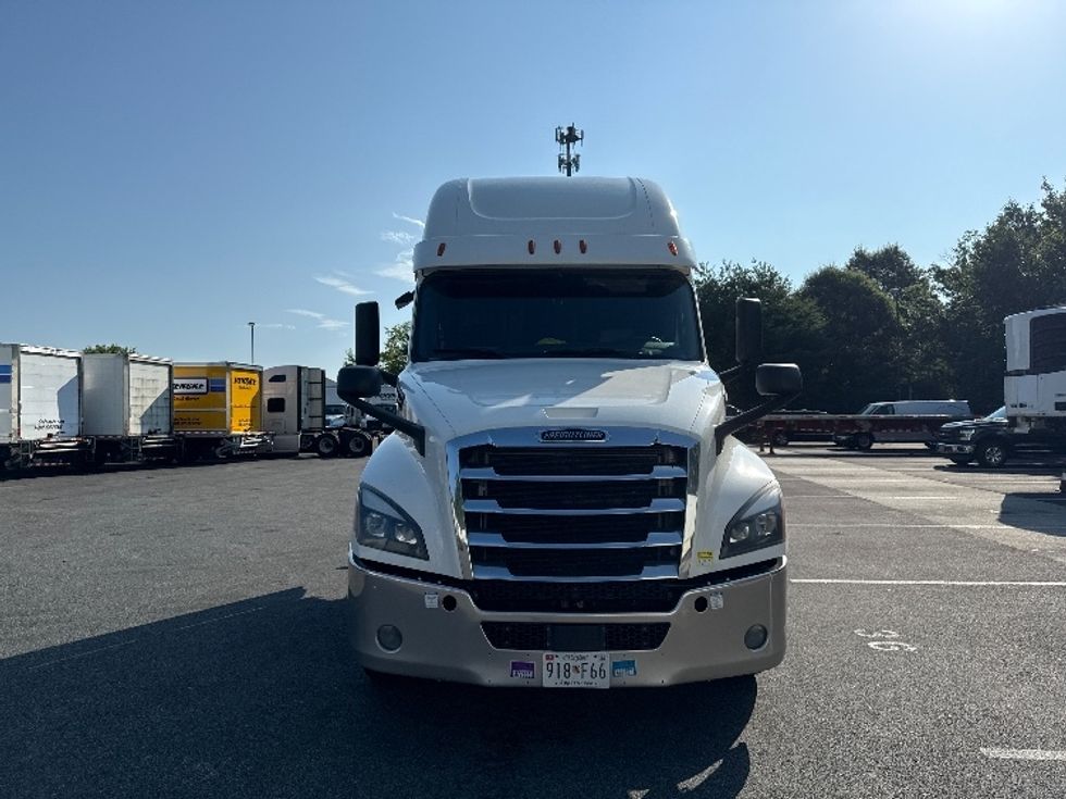 Sleeper Tractor-Heavy Duty Tractors-Freightliner-2020-T12664ST-Belcamp-MD-374,396\n\t\tmiles-$ 69,750 - Image 2