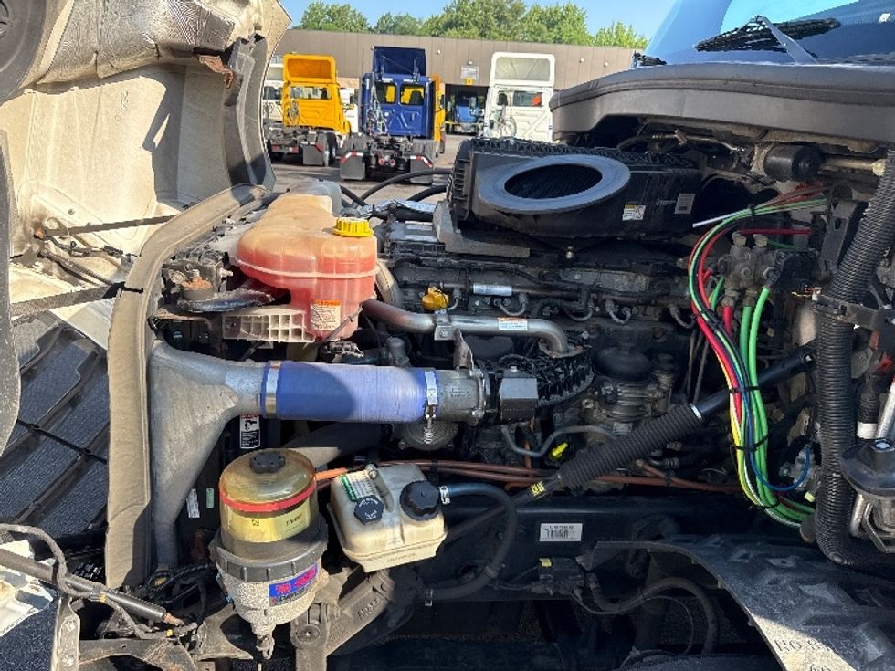 Sleeper Tractor-Heavy Duty Tractors-Freightliner-2020-T12664ST-Belcamp-MD-374,396\n\t\tmiles-$ 69,750 - Image 21