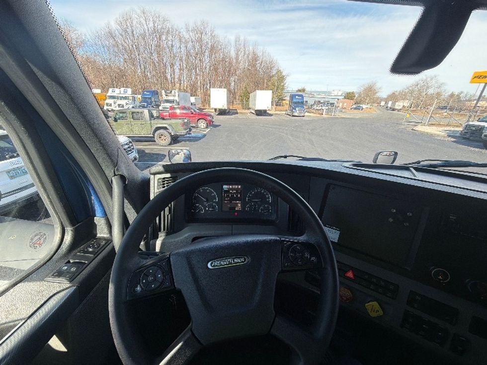 Sleeper Tractor-Heavy Duty Tractors-Freightliner-2020-T12664ST-Belcamp-MD-674,583\n\t\tmiles-$ 42,750 - Image 11