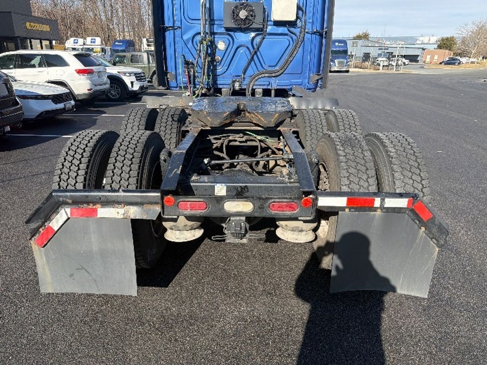 Sleeper Tractor-Heavy Duty Tractors-Freightliner-2020-T12664ST-Belcamp-MD-674,583\n\t\tmiles-$ 42,750 - Image 6
