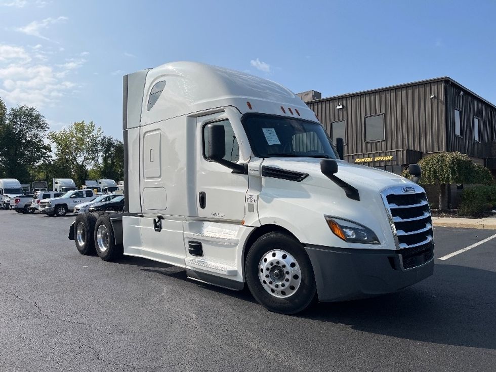 2020 Freightliner T12664ST Sleeper Tractor