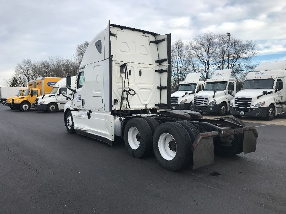 Sleeper Tractor-Heavy Duty Tractors-Freightliner-2020-T12664ST-Bensalem-PA-569,928\n\t\tmiles-$ 61,500 - Image 5