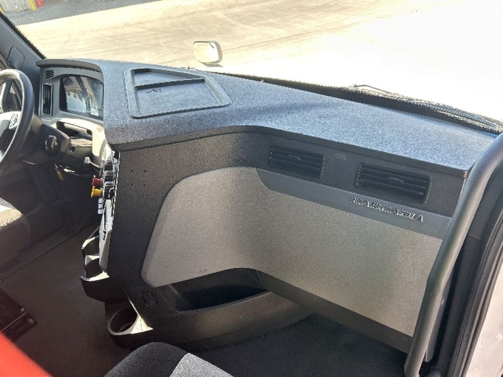 Sleeper Tractor-Heavy Duty Tractors-Freightliner-2020-T12664ST-Bensalem-PA-665,210\n\t\tmiles-$ 48,250 - Image 13