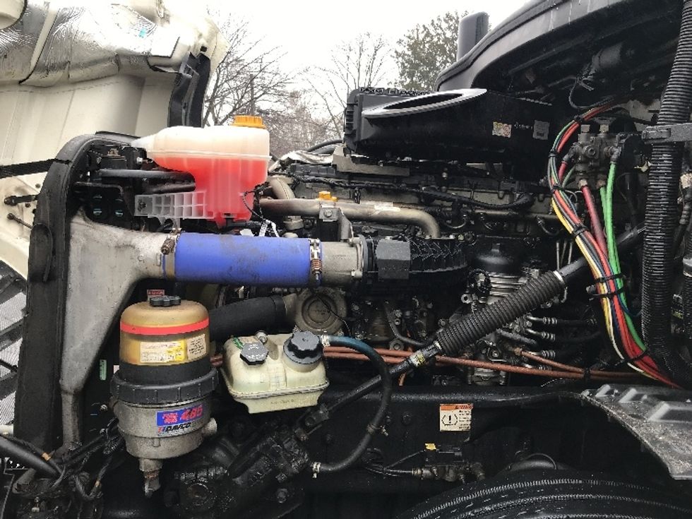 Sleeper Tractor-Heavy Duty Tractors-Freightliner-2020-T12664ST-Bensalem-PA-669,528\n\t\tmiles-$ 39,750 - Image 21