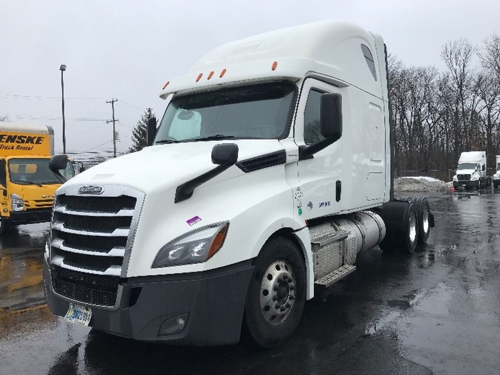 Sleeper Tractor-Heavy Duty Tractors-Freightliner-2020-T12664ST-Bensalem-PA-669,528\n\t\tmiles-$ 39,750 - Image 3