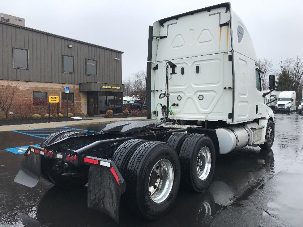 Sleeper Tractor-Heavy Duty Tractors-Freightliner-2020-T12664ST-Bensalem-PA-669,528\n\t\tmiles-$ 39,750 - Image 7