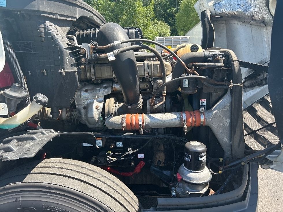 Sleeper Tractor-Heavy Duty Tractors-Freightliner-2020-T12664ST-Binghamton-NY-431,437\n\t\tmiles-$ 67,000 - Image 20