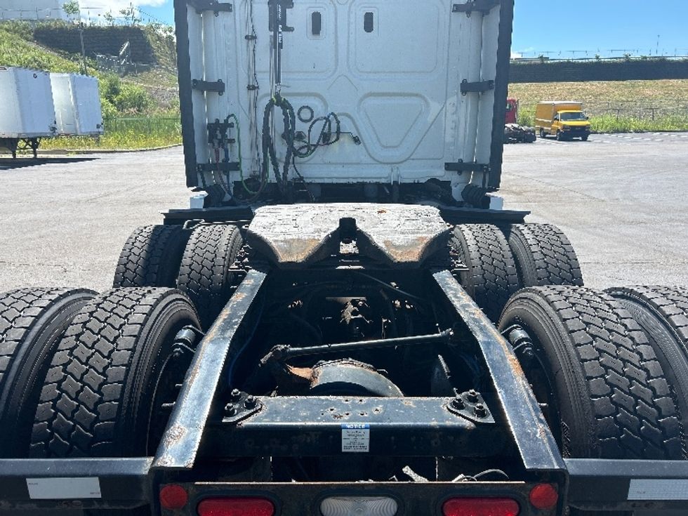 Sleeper Tractor-Heavy Duty Tractors-Freightliner-2020-T12664ST-Binghamton-NY-431,437\n\t\tmiles-$ 67,000 - Image 6