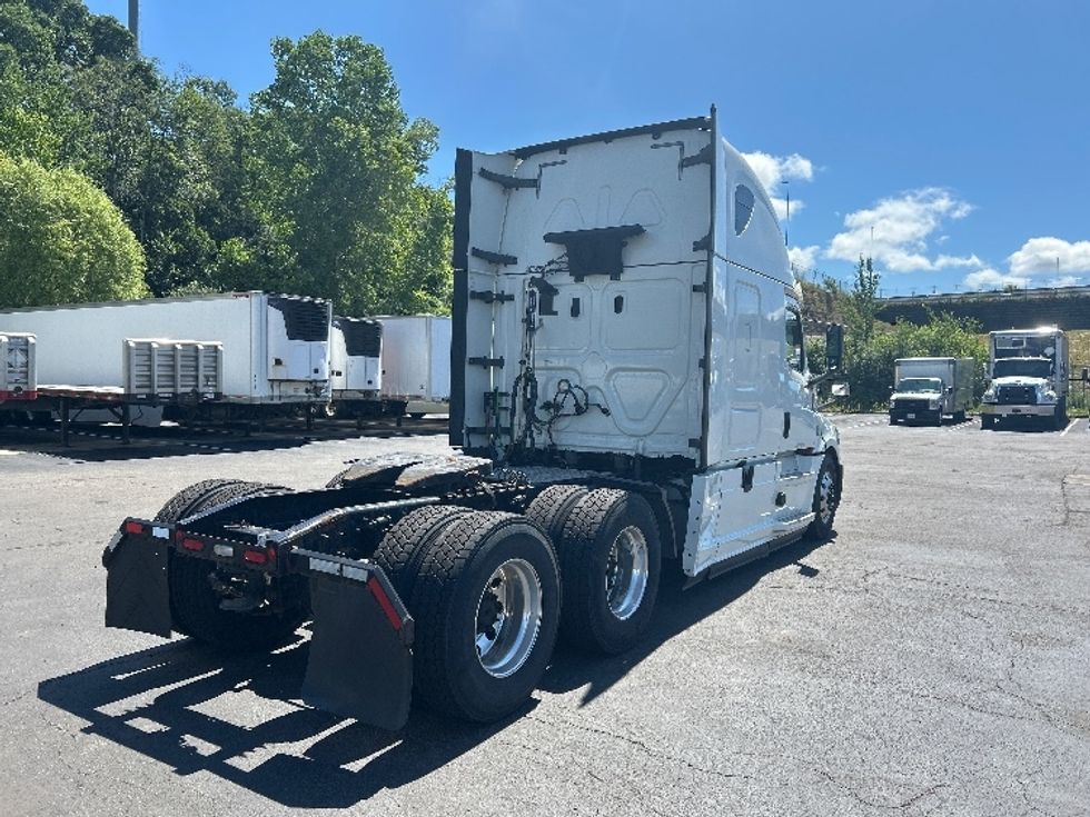 Sleeper Tractor-Heavy Duty Tractors-Freightliner-2020-T12664ST-Binghamton-NY-431,437\n\t\tmiles-$ 67,000 - Image 7