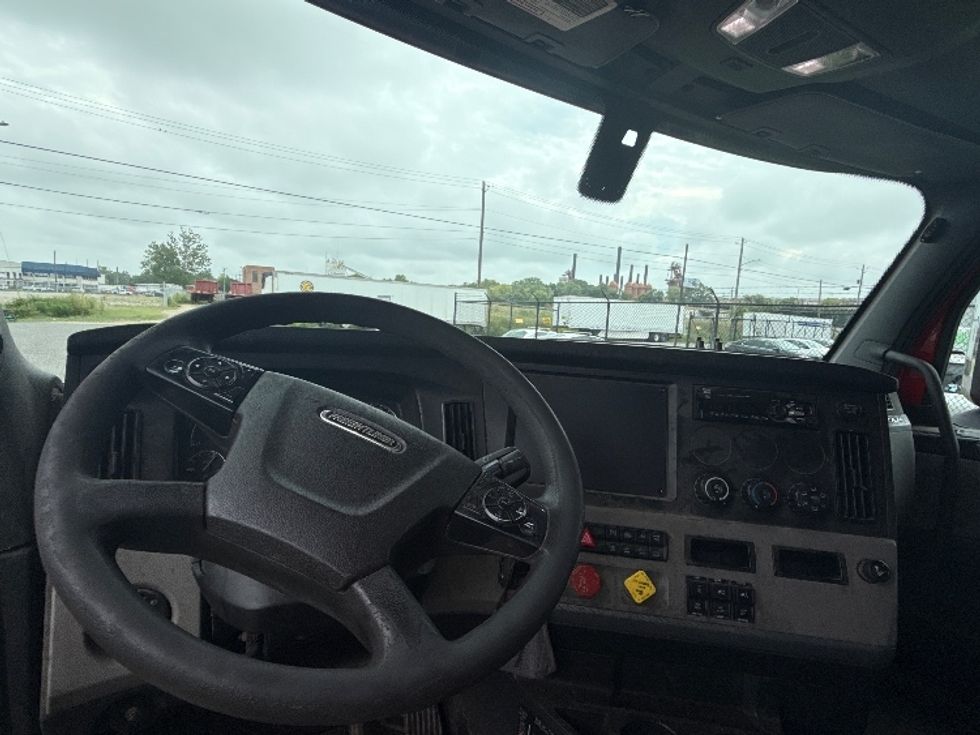 Sleeper Tractor-Heavy Duty Tractors-Freightliner-2020-T12664ST-Birmingham-AL-384,328\n\t\tmiles-$ 71,750 - Image 11