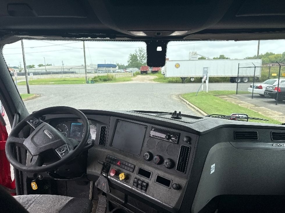 Sleeper Tractor-Heavy Duty Tractors-Freightliner-2020-T12664ST-Birmingham-AL-384,328\n\t\tmiles-$ 71,750 - Image 12