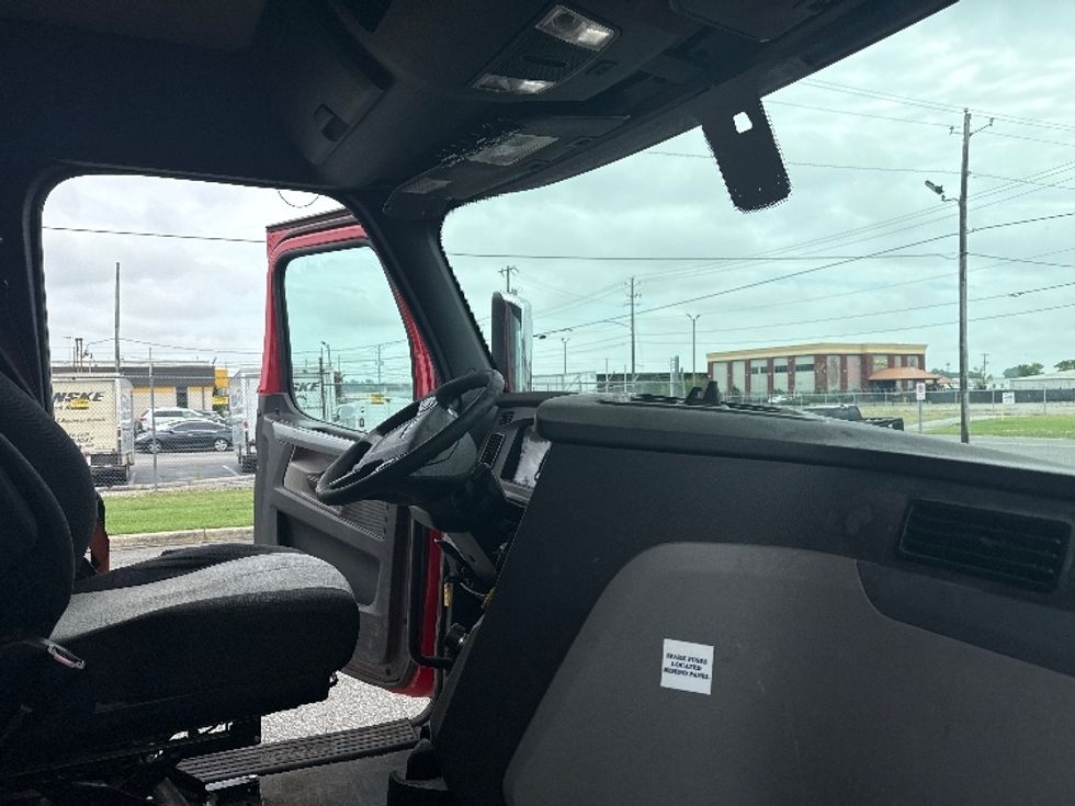 Sleeper Tractor-Heavy Duty Tractors-Freightliner-2020-T12664ST-Birmingham-AL-384,328\n\t\tmiles-$ 71,750 - Image 15