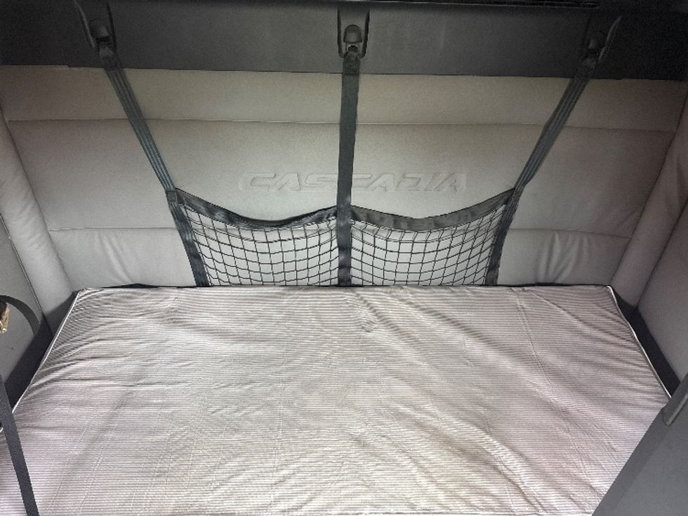 Sleeper Tractor-Heavy Duty Tractors-Freightliner-2020-T12664ST-Birmingham-AL-384,328\n\t\tmiles-$ 71,750 - Image 17