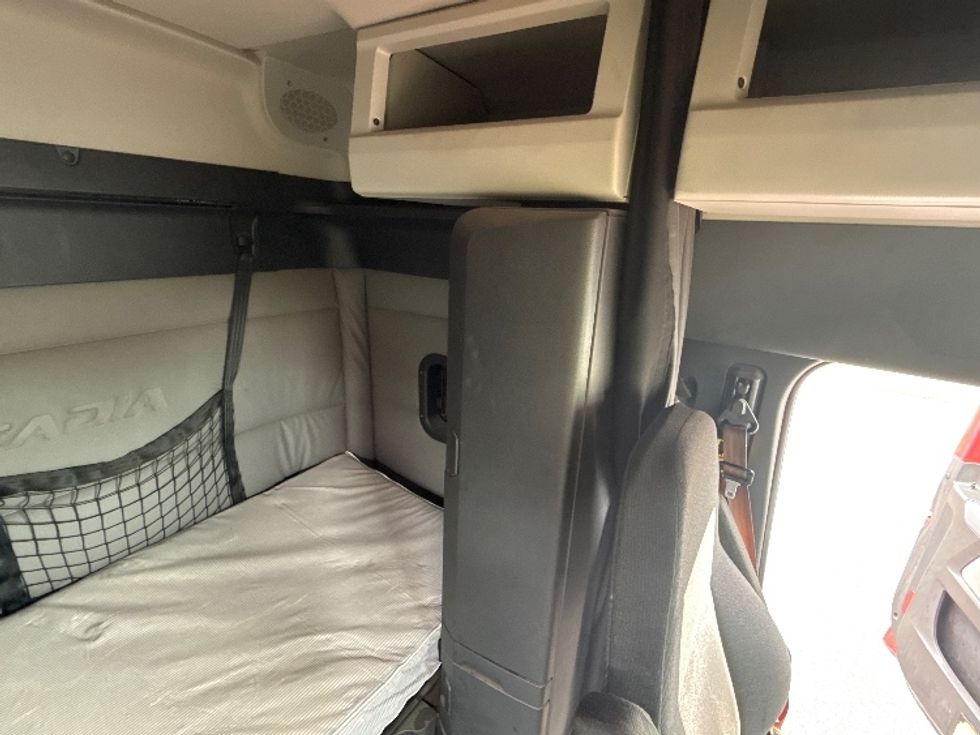 Sleeper Tractor-Heavy Duty Tractors-Freightliner-2020-T12664ST-Birmingham-AL-384,328\n\t\tmiles-$ 71,750 - Image 18