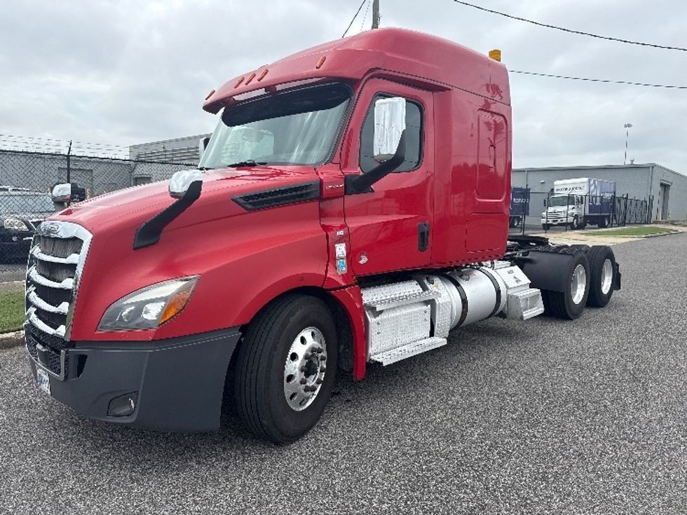 Sleeper Tractor-Heavy Duty Tractors-Freightliner-2020-T12664ST-Birmingham-AL-384,328\n\t\tmiles-$ 71,750 - Image 3