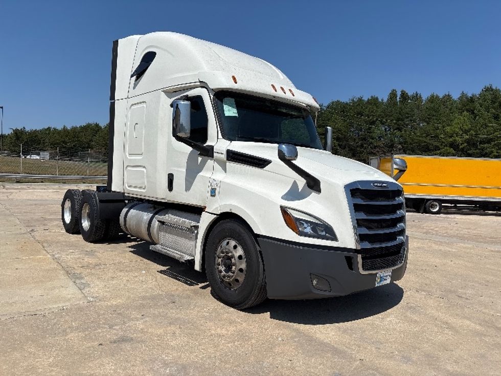 Sleeper Tractor-Heavy Duty Tractors-Freightliner-2020-T12664ST-Birmingham-AL-442,244\n\t\tmiles-$ 69,500 - Image 1