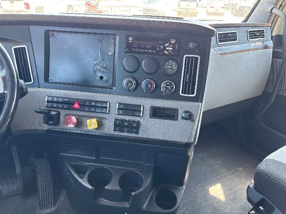 Sleeper Tractor-Heavy Duty Tractors-Freightliner-2020-T12664ST-Birmingham-AL-442,244\n\t\tmiles-$ 69,500 - Image 12