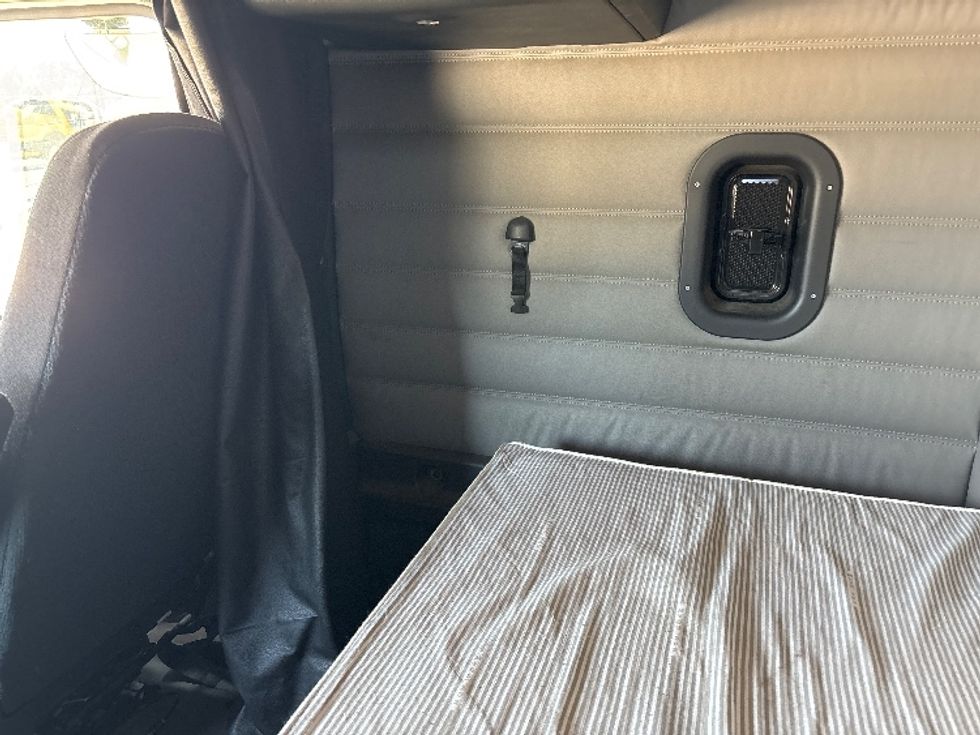 Sleeper Tractor-Heavy Duty Tractors-Freightliner-2020-T12664ST-Birmingham-AL-442,244\n\t\tmiles-$ 69,500 - Image 19