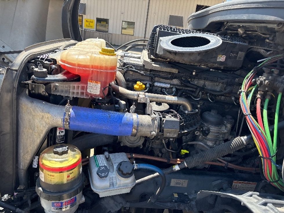 Sleeper Tractor-Heavy Duty Tractors-Freightliner-2020-T12664ST-Birmingham-AL-442,244\n\t\tmiles-$ 69,500 - Image 21