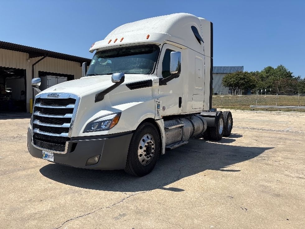 Sleeper Tractor-Heavy Duty Tractors-Freightliner-2020-T12664ST-Birmingham-AL-442,244\n\t\tmiles-$ 69,500 - Image 3