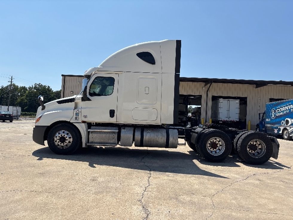 Sleeper Tractor-Heavy Duty Tractors-Freightliner-2020-T12664ST-Birmingham-AL-442,244\n\t\tmiles-$ 69,500 - Image 4