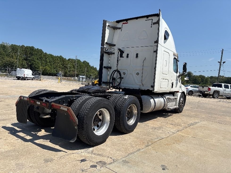 Sleeper Tractor-Heavy Duty Tractors-Freightliner-2020-T12664ST-Birmingham-AL-442,244\n\t\tmiles-$ 69,500 - Image 7