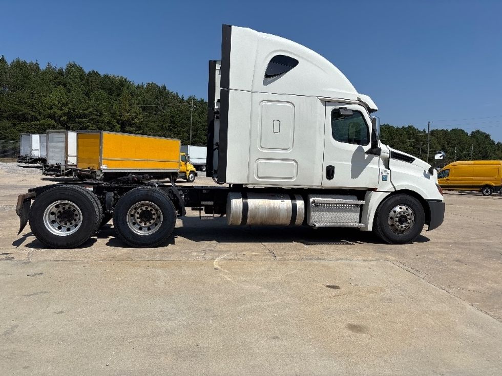 Sleeper Tractor-Heavy Duty Tractors-Freightliner-2020-T12664ST-Birmingham-AL-442,244\n\t\tmiles-$ 69,500 - Image 8