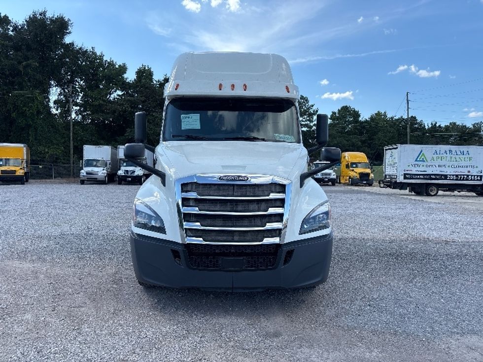 Sleeper Tractor-Heavy Duty Tractors-Freightliner-2020-T12664ST-Birmingham-AL-472,471\n\t\tmiles-$ 73,750 - Image 2
