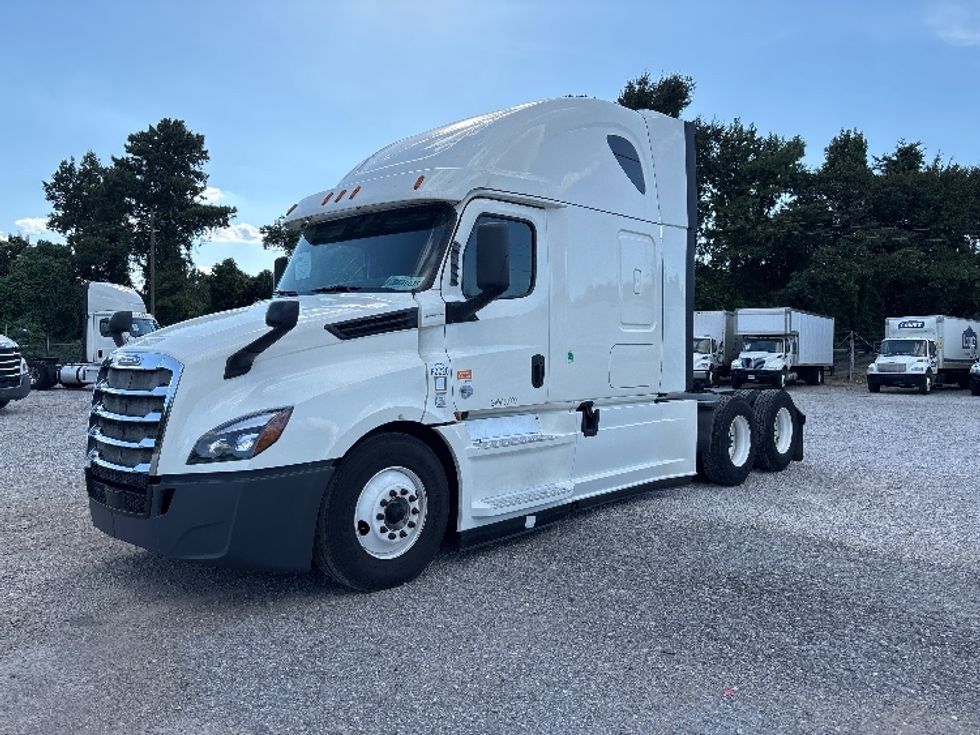 Sleeper Tractor-Heavy Duty Tractors-Freightliner-2020-T12664ST-Birmingham-AL-472,471\n\t\tmiles-$ 73,750 - Image 3