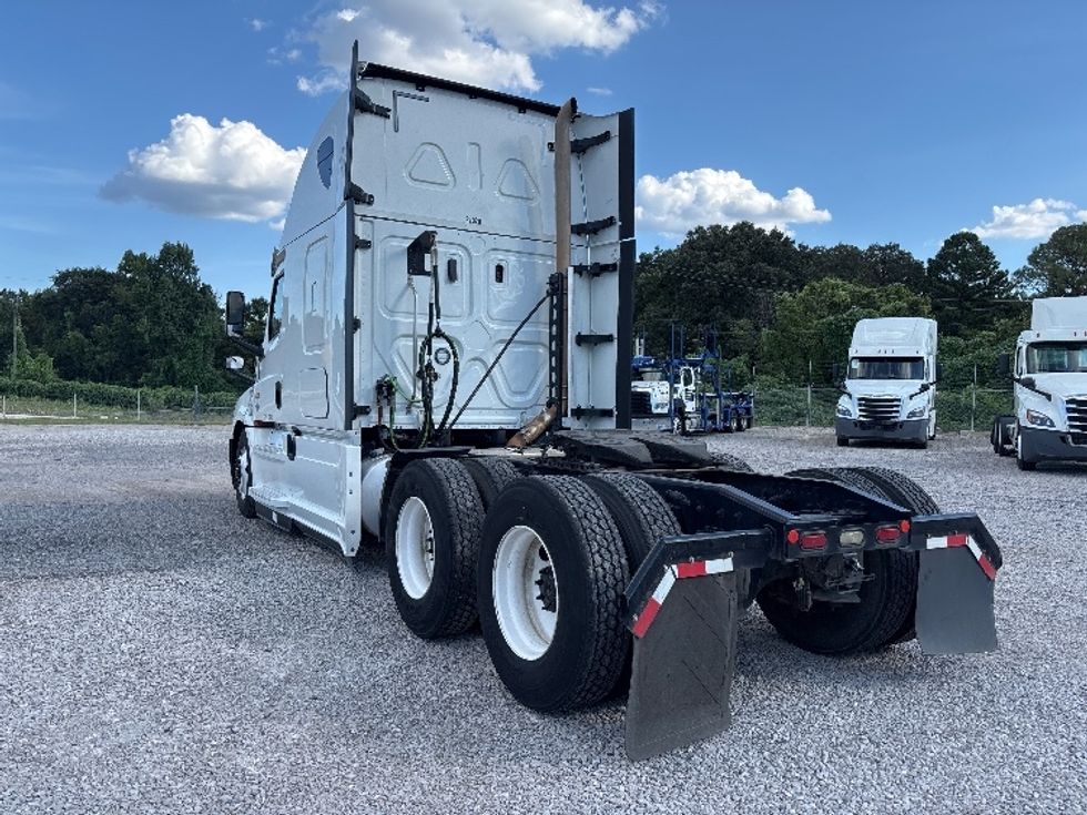 Sleeper Tractor-Heavy Duty Tractors-Freightliner-2020-T12664ST-Birmingham-AL-472,471\n\t\tmiles-$ 73,750 - Image 5