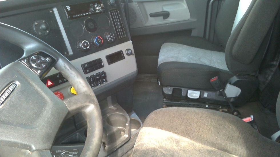 Sleeper Tractor-Heavy Duty Tractors-Freightliner-2020-T12664ST-Birmingham-AL-628,766\n\t\tmiles-$ 53,250 - Image 10