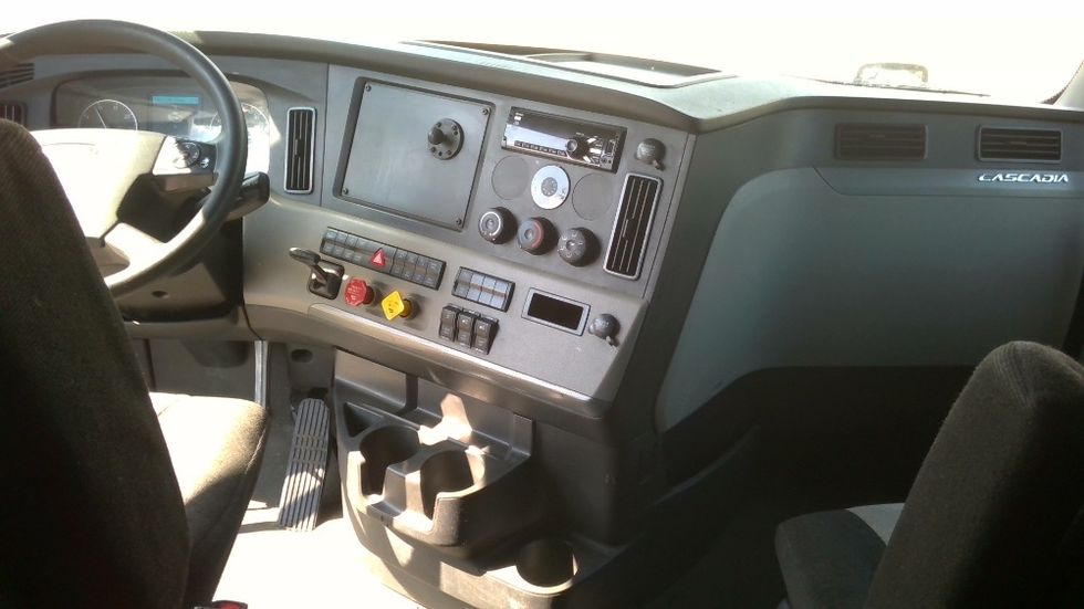 Sleeper Tractor-Heavy Duty Tractors-Freightliner-2020-T12664ST-Birmingham-AL-628,766\n\t\tmiles-$ 53,250 - Image 12