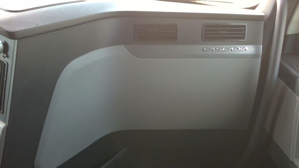 Sleeper Tractor-Heavy Duty Tractors-Freightliner-2020-T12664ST-Birmingham-AL-628,766\n\t\tmiles-$ 53,250 - Image 14