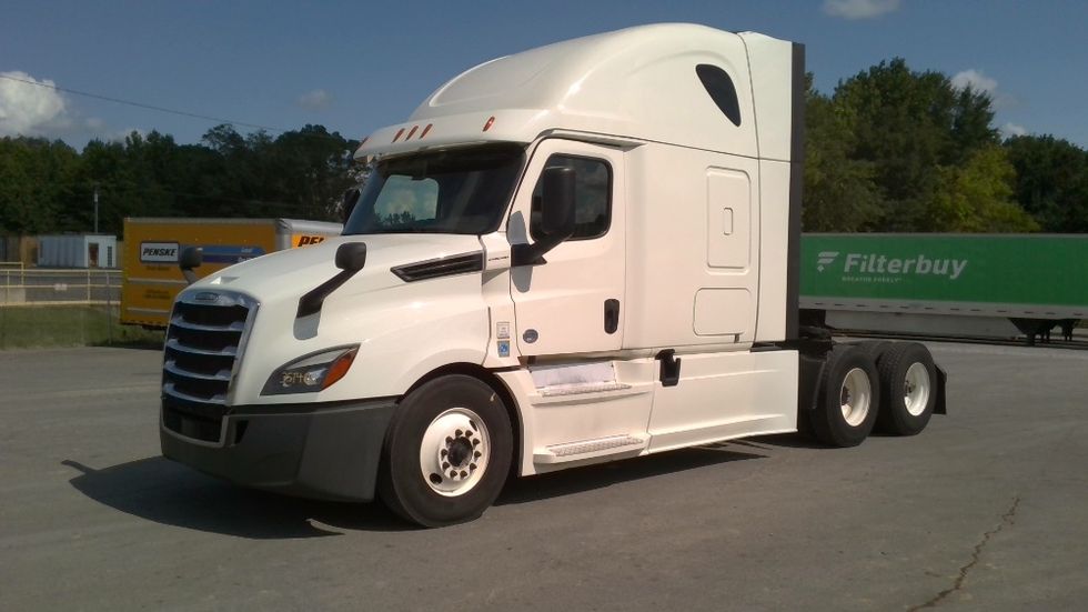 Sleeper Tractor-Heavy Duty Tractors-Freightliner-2020-T12664ST-Birmingham-AL-628,766\n\t\tmiles-$ 53,250 - Image 3