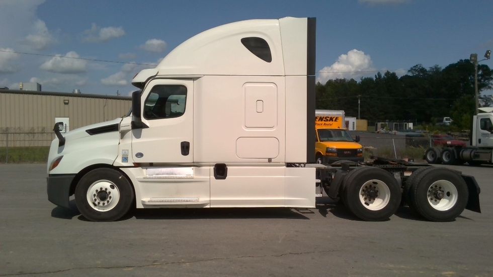 Sleeper Tractor-Heavy Duty Tractors-Freightliner-2020-T12664ST-Birmingham-AL-628,766\n\t\tmiles-$ 53,250 - Image 4